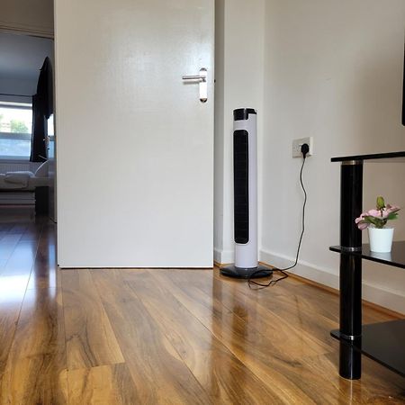 Stunning 1 Bedroom Apartment In Londres Extérieur photo