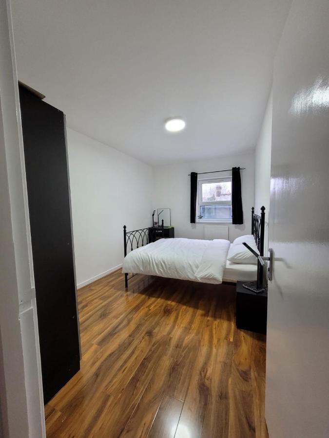 Stunning 1 Bedroom Apartment In Londres Extérieur photo