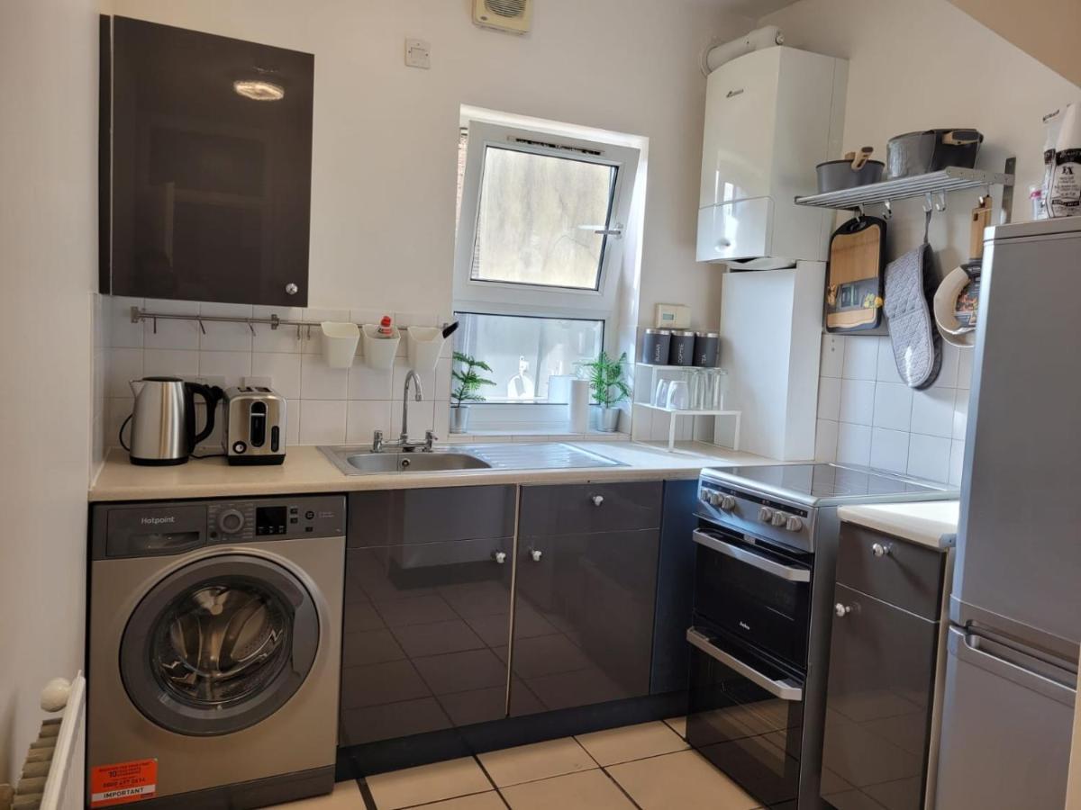 Stunning 1 Bedroom Apartment In Londres Extérieur photo