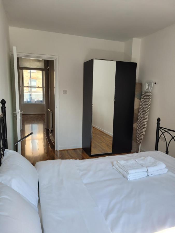 Stunning 1 Bedroom Apartment In Londres Extérieur photo